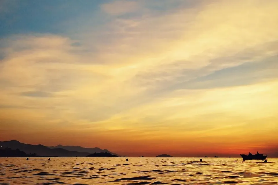 The Best Halong Bay Cruises to Uncover the Secrets of the Bay